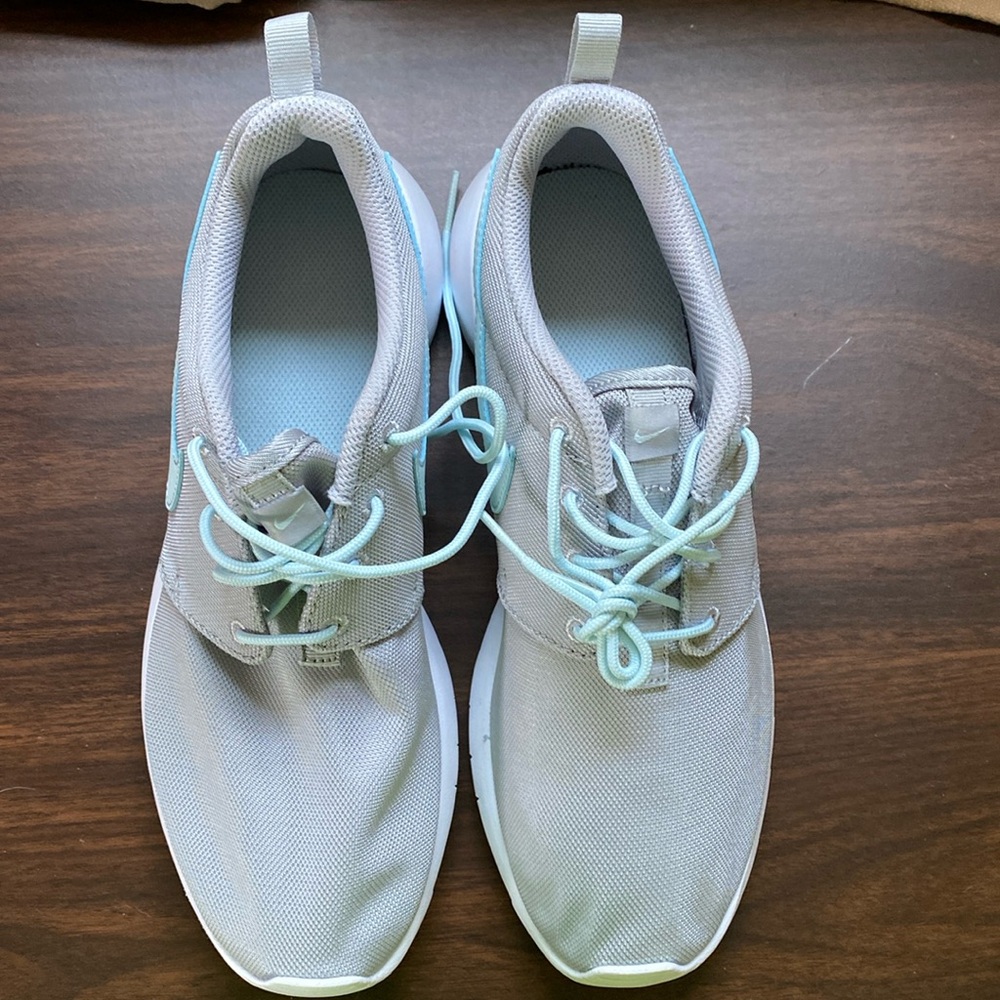 NIKE Female Youth Grey/Light Blue (Brand New)